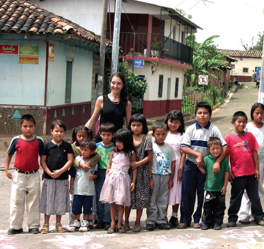 Claudia Bernardi with children from the School of Art and Open Studio of Perquin, Morazán, El Salvador.